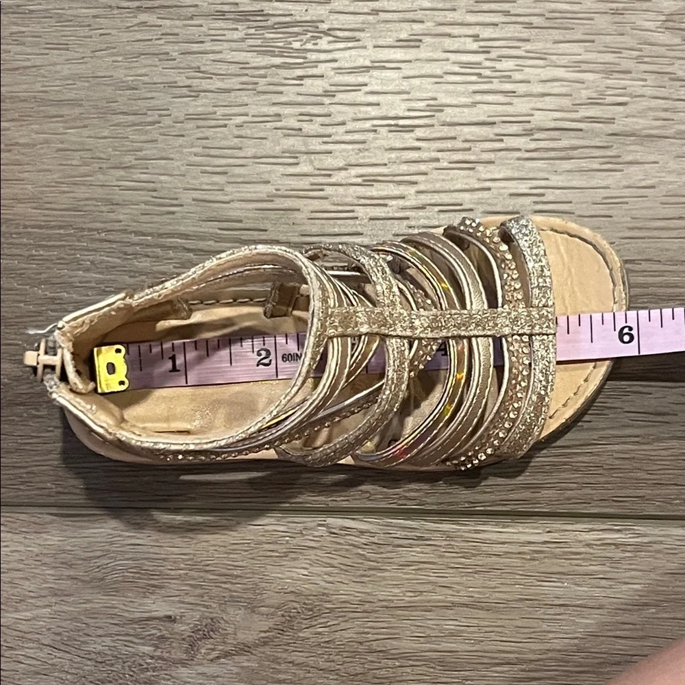 Olive & Edie Gladiator Style Shoes Girl’s Size 8 Strappy, Zipper, Gold, Sparkly